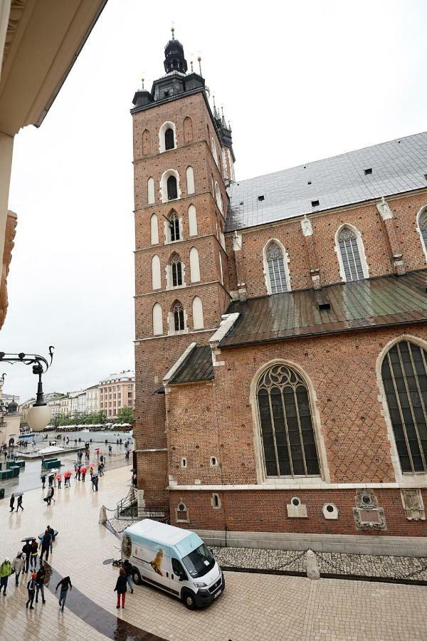Plac Mariacki 8 Daire Krasków Dış mekan fotoğraf